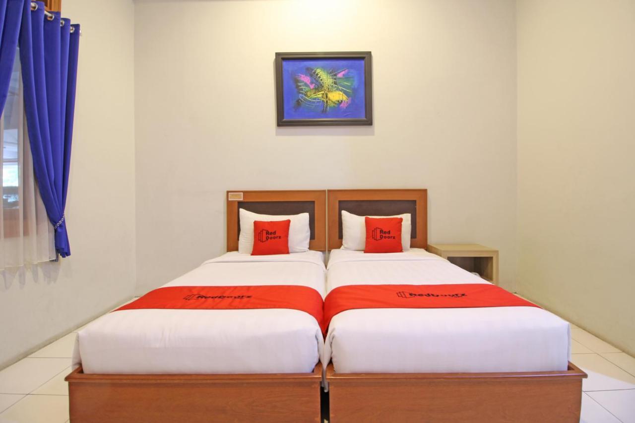 Reddoorz Premium Near Sleman City Hall Джокякарта Екстериор снимка