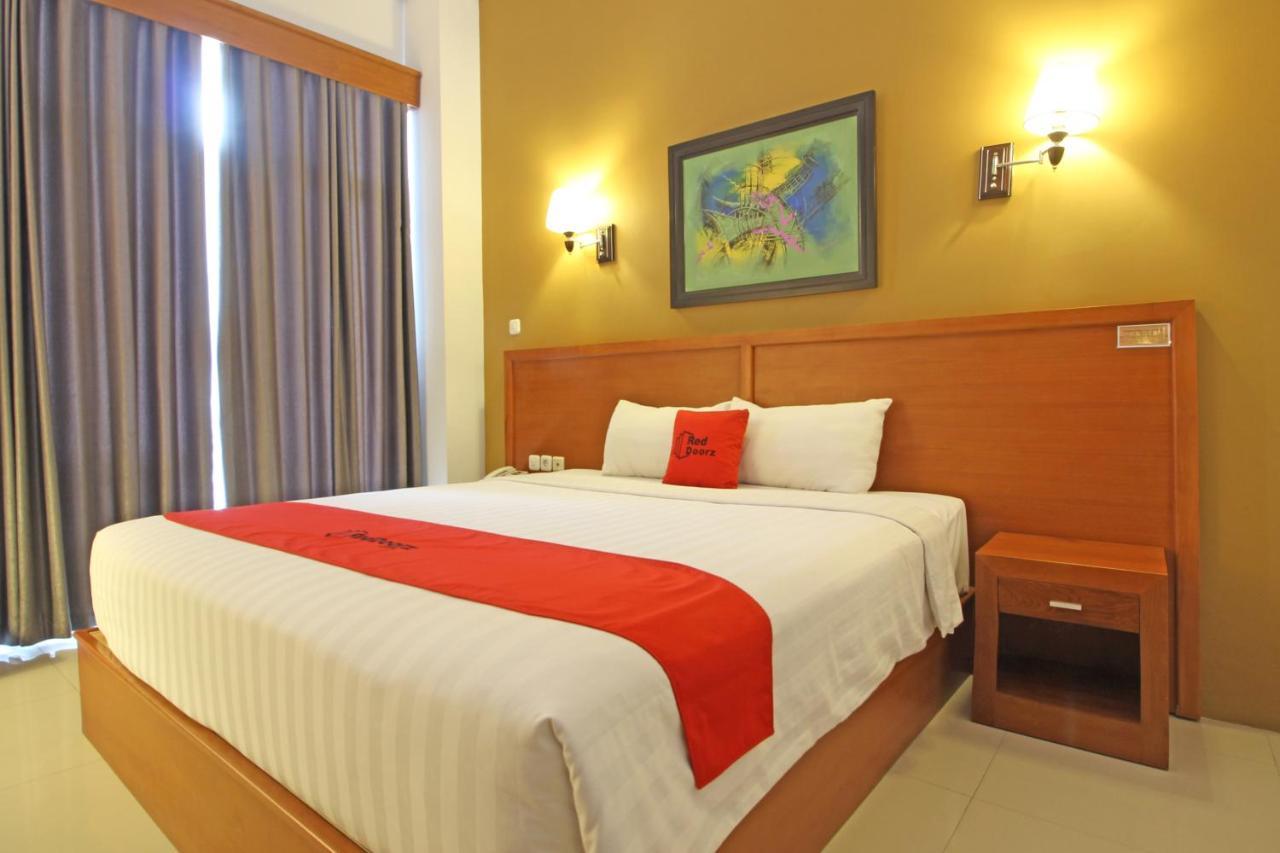 Reddoorz Premium Near Sleman City Hall Джокякарта Екстериор снимка
