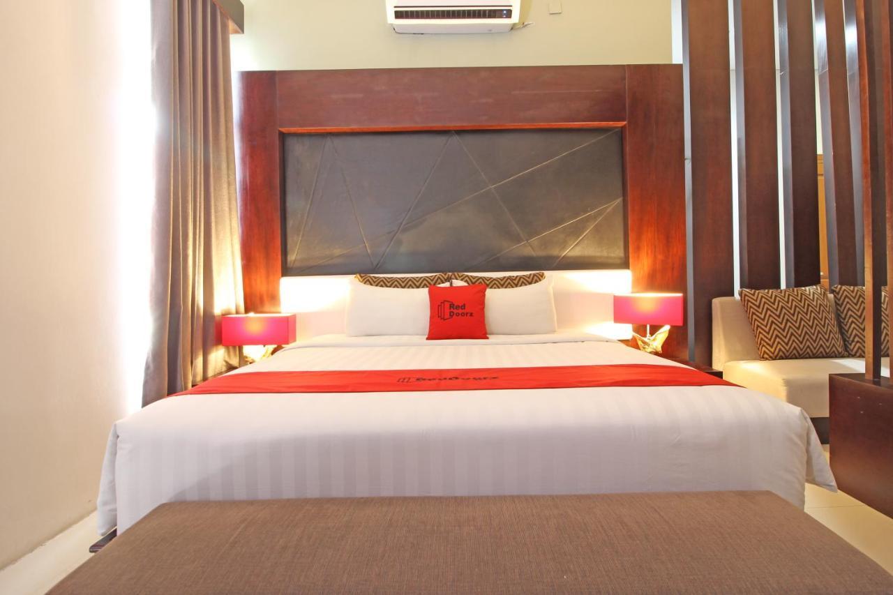 Reddoorz Premium Near Sleman City Hall Джокякарта Екстериор снимка