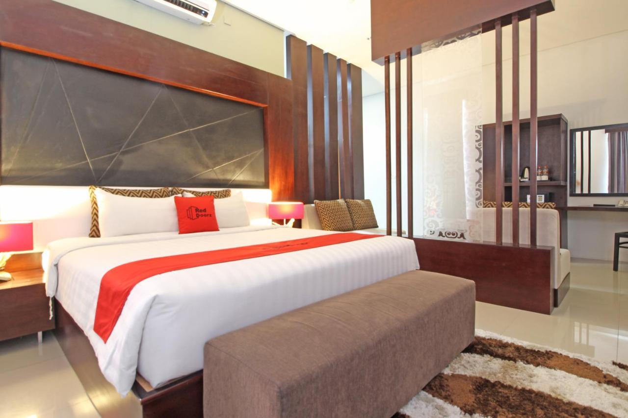 Reddoorz Premium Near Sleman City Hall Джокякарта Екстериор снимка