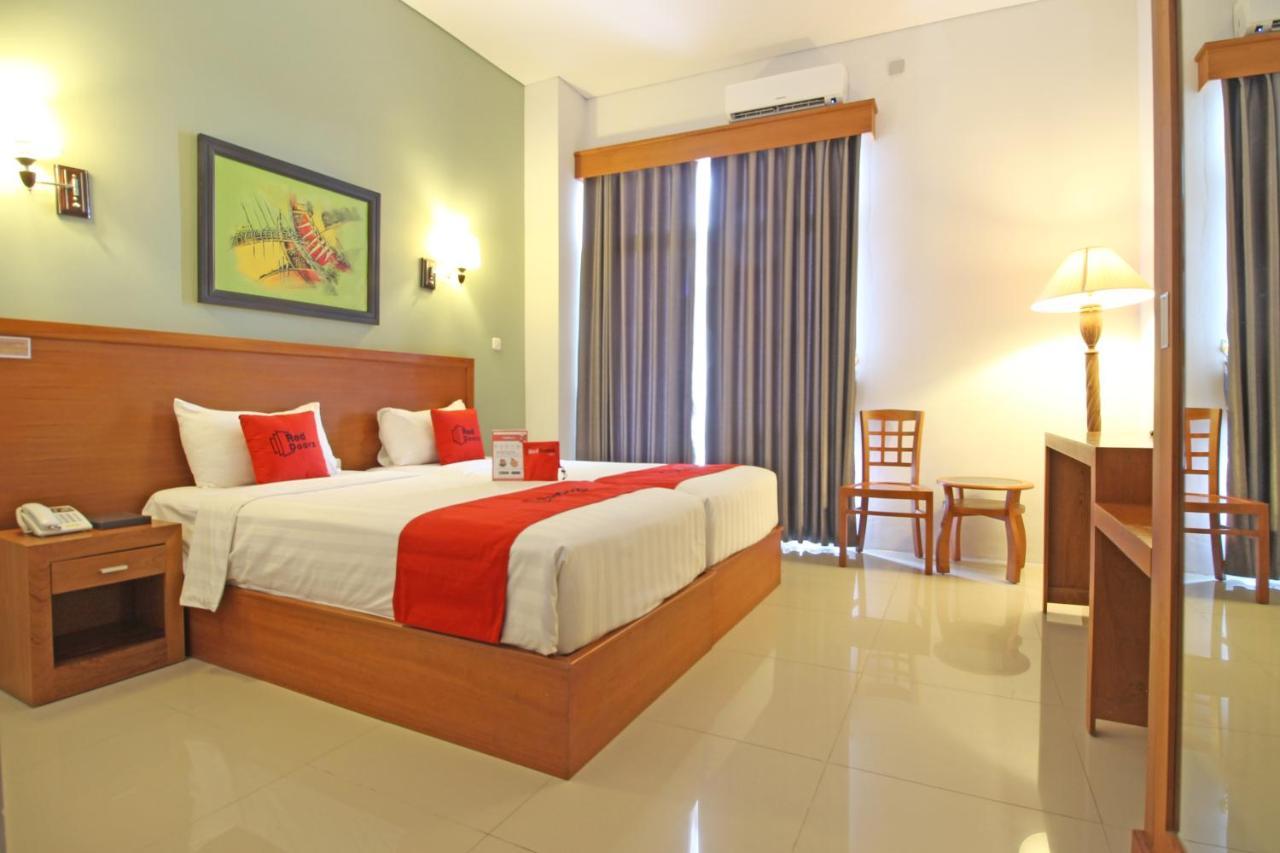 Reddoorz Premium Near Sleman City Hall Джокякарта Екстериор снимка